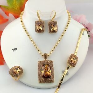 Luxurious Gold and Brown Necklace Set